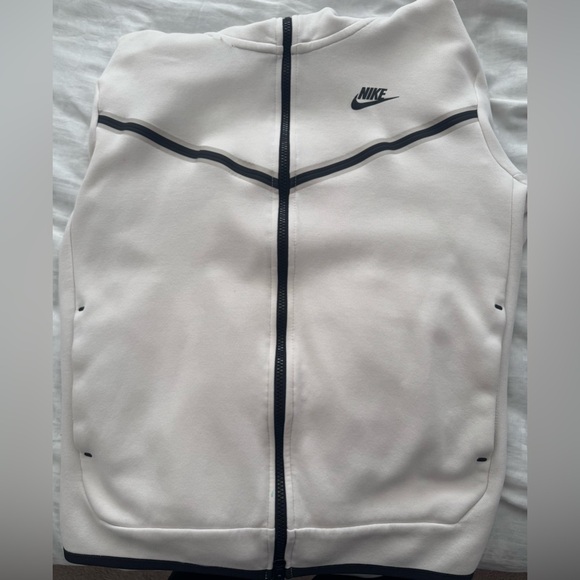 Nike Tech White - Picture 1 of 7